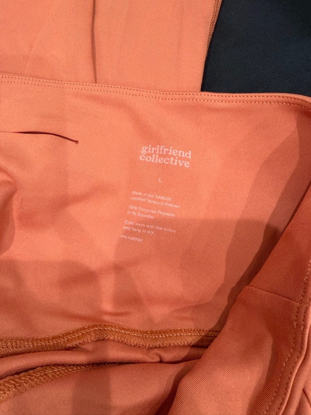 Two pairs of girlfriend collective leggings - Picture 3 of 4